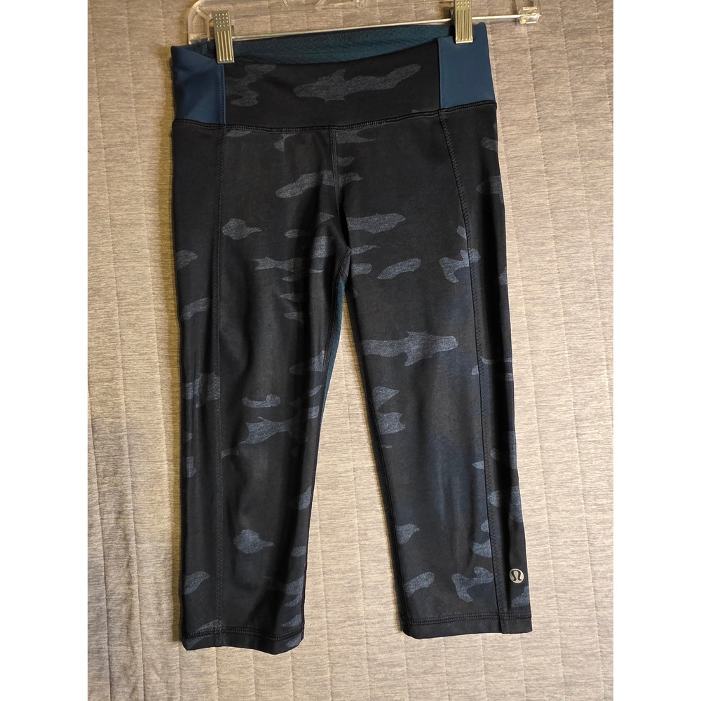 1388 Lululemon Camo Mesh Panel Crop Leggings Navy Black Size 4